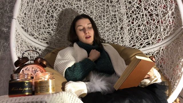 Алиса Дыбина читает стихотворение Марины Цветаевой «В субботу». смотреть онлайн