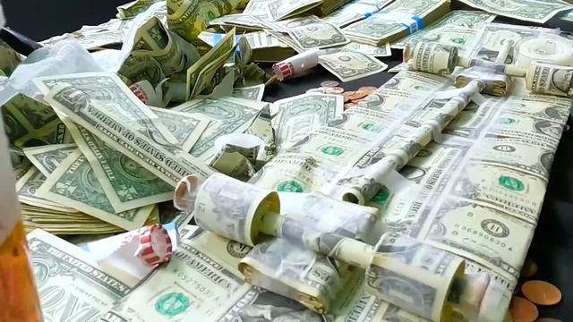 Best $10,000 Money Art Keeps It! смотреть онлайн