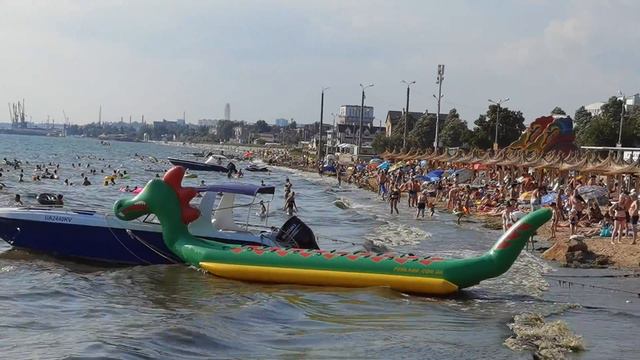 Третий пляж без медуз! Но с водорослями! Бердянск 31.07.2021 г. 4k. смотреть онлайн