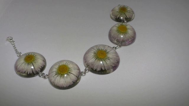Цветы маргаритки залиты смолой DIY ❤ Браслет из эпоксидной смолы и настоящих цветов ❤ смотреть онлайн