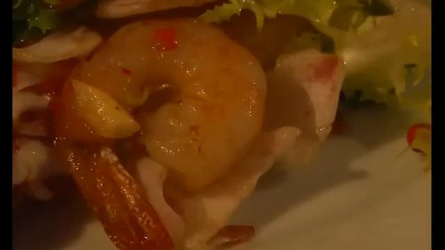 Тайны вкуса. Салат из королевских креветок. смотреть онлайн