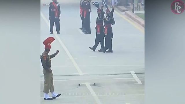 СМЕНА КАРАУЛА ПАКИСТАН-ИНДИЯ | CHANGE OF THE GUARD PAKISTAN-INDIA смотреть онлайн