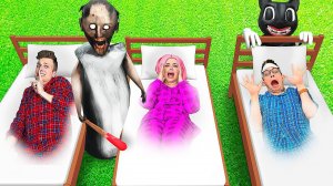 прятки под КРОВАТЯМИ от Бабки GRANNY, Cartoon Cat и ЗООНОМАЛИИ!