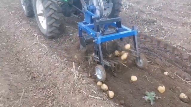Грохотная (вибрационная) картофелекопалка КМ 1080/2 на мототрактор смотреть онлайн