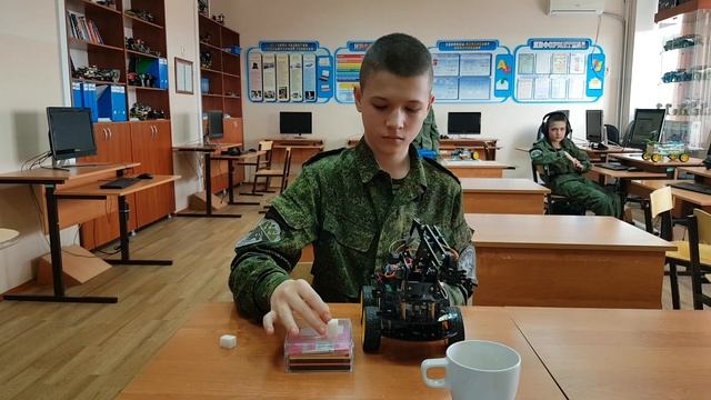 Урок 7 Зачет по теме "Робот кладет сахар в чай" смотреть онлайн