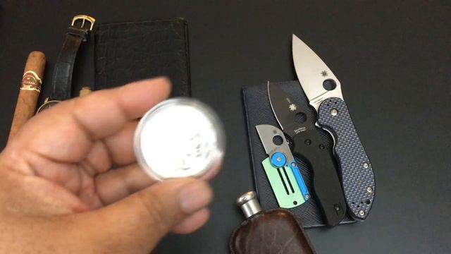 Spyderco Lil' Native, Spyderco Domino, And Spyderco Tag - EDC Pocket Dump De-construction!