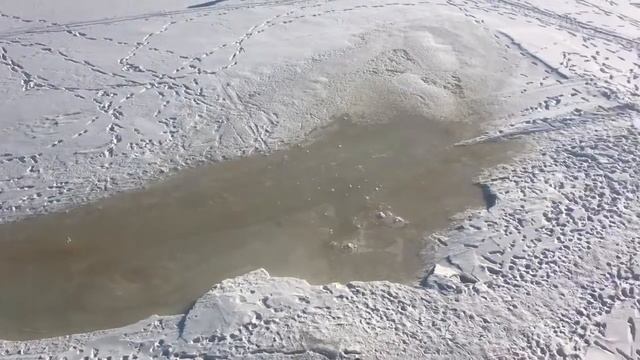 Ice creaking around fort off the coast of Kronstadt on Kotlin Island in the Gulf of Finland смотреть онлайн