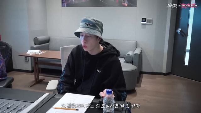 [Русская озвучка by Ayka] Stray Kids "樂-STAR" Запись | MEGAVERSE, 가려줘(Cover Me) смотреть онлайн