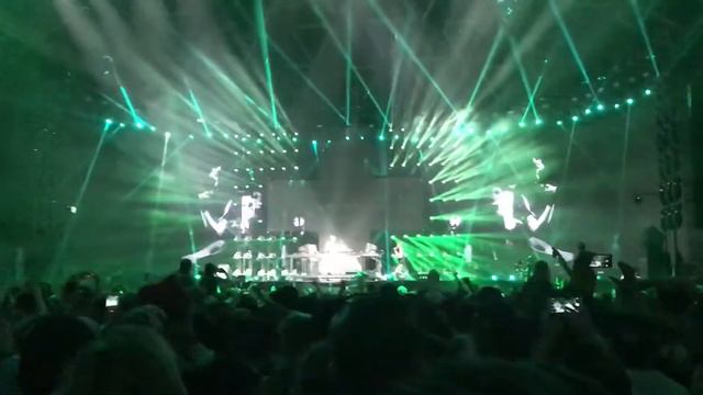 NEW TRACK!!! Martin Garrix Ft Troye Sivan- There For You Live At Coachella 2017