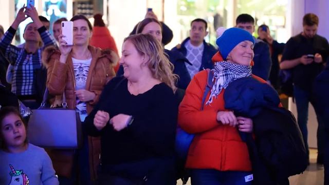 Чёрная пятница. ТРЦ "Каширская плаза" смотреть онлайн