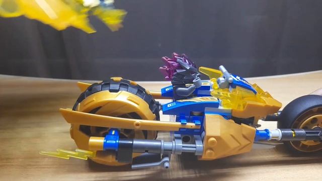 LEGO Ninjago Crystalized 71768 Moto Del Dragón Dorado De Jay | Review En Español смотреть онлайн