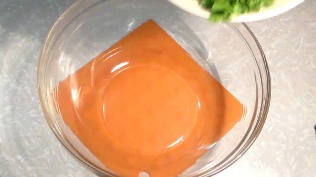 Зелёный салат с яйцом смотреть онлайн