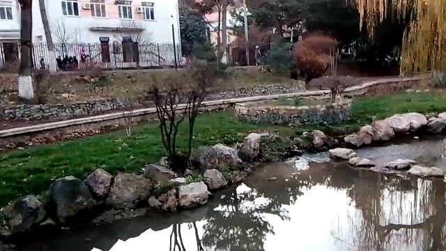 Крым Симферополь вечерняя прогулка по набережной 10 Декабрь 2021г.температура +20 смотреть онлайн