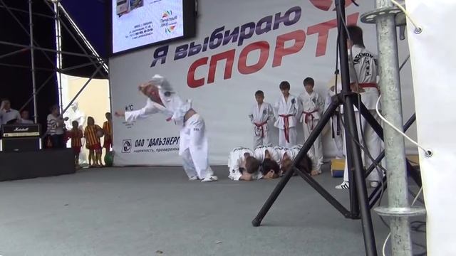 ,,Галактика таэквондо" 2014. На фестивале ,,Спорт для всех".Хабаровск. смотреть онлайн