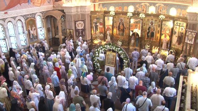 БОЖЕСТВЕННАЯ ЛИТУРГИЯ. Трансляция 19 августа (суббота) в 7:30 смотреть онлайн