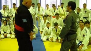 Защита от удара рукой в голову