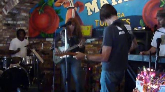 Debbie Bond and Will McFarlane Play Blues смотреть онлайн
