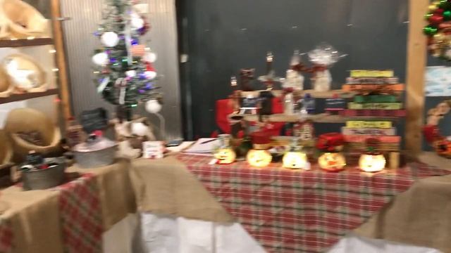 Крошечная выставка продажа поделок, США 2019 смотреть онлайн