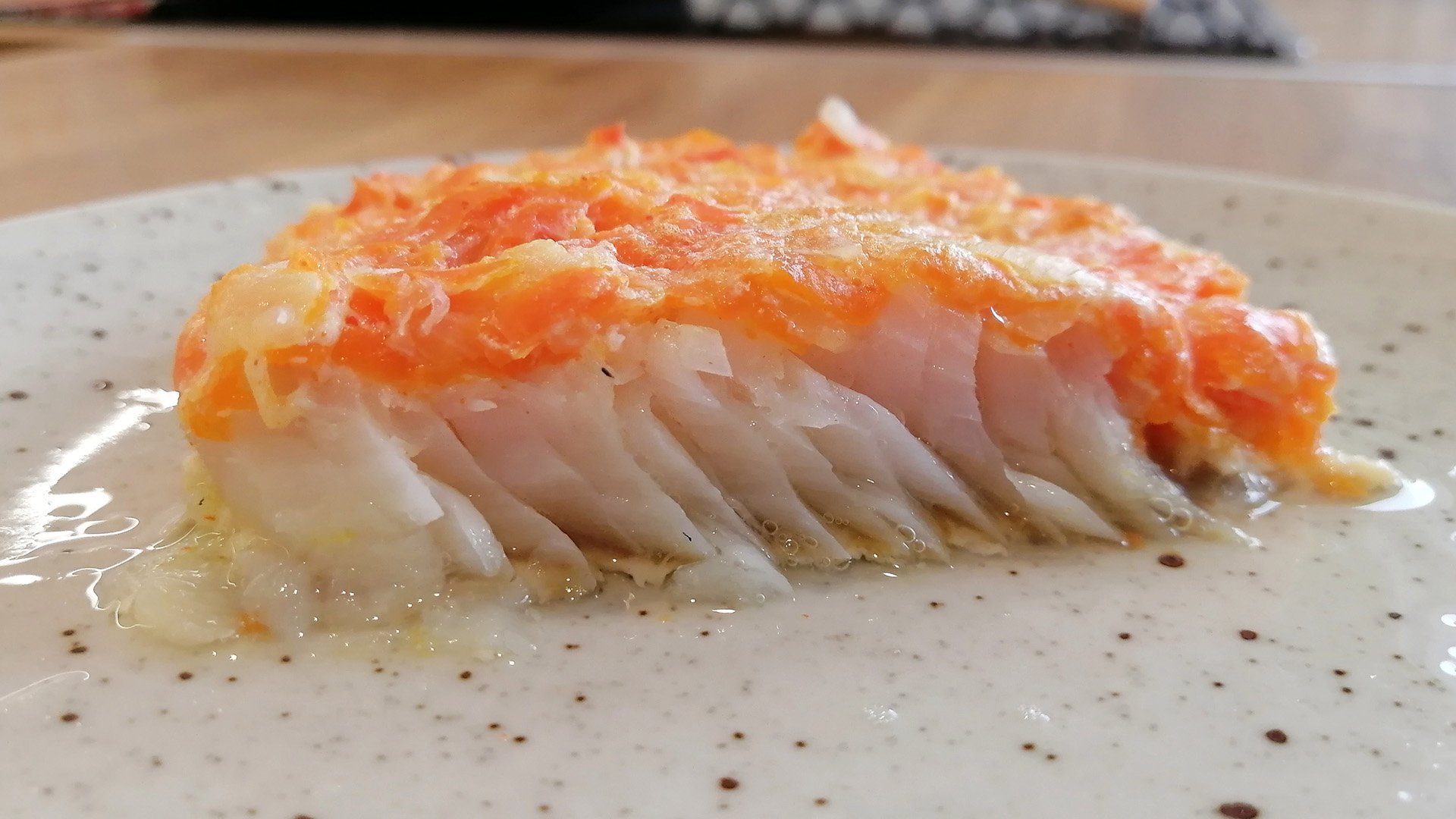 ЗАПЕЧЕННЫЙ МИНТАЙ с морковью и яичными белками смотреть онлайн