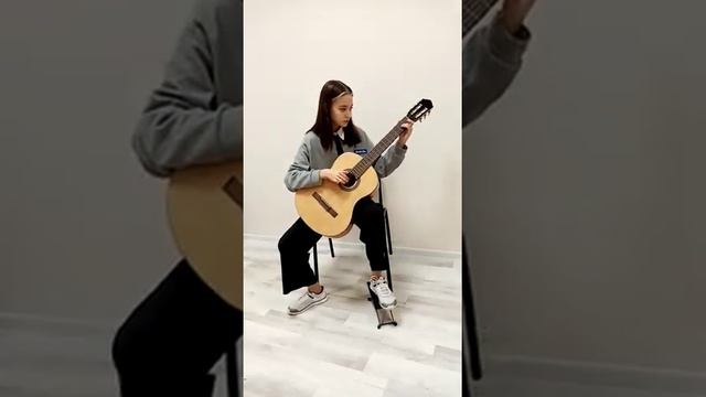 Абдуллаева Аделия 4 класс. Арабский этюд. Ф. Химм смотреть онлайн