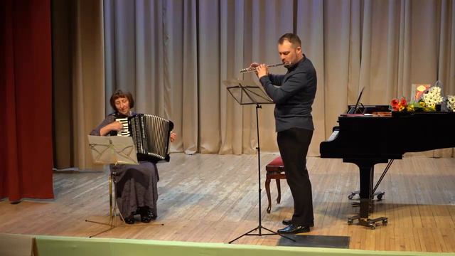 Ю. Богословский "Танго соловья". Исполняют Василий Большеротов и Галина Бойцова. смотреть онлайн
