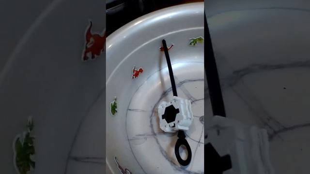 Пришла посылка BEYBLADE BURST беи STORM SPRIZEN, HIPER HOROSUD!!! смотреть онлайн