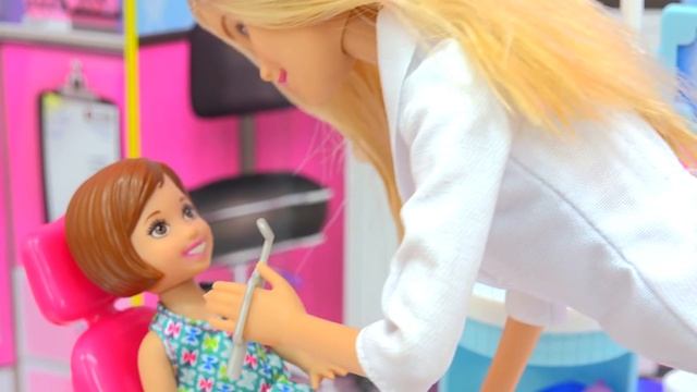 Dr. Barbie Dentist To Brush, Clean Teeth & Blast Away Sugar Tooth Bugs in Game смотреть онлайн