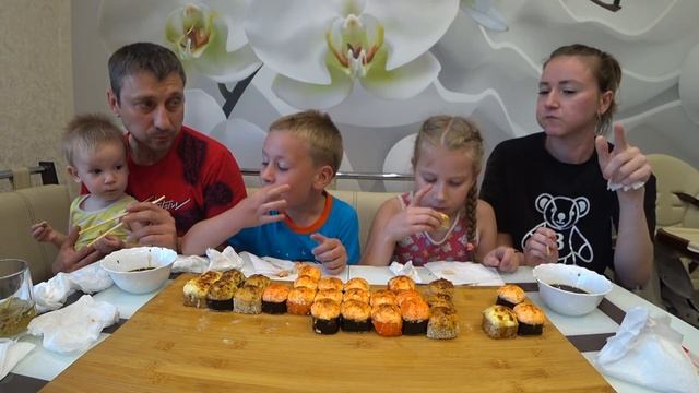 МУКБАНГ НОВЫЕ ЗАПЕЧЕННЫЕ РОЛЛЫ ДЛЯ ВСЕЙ СЕМЬИ | MUKBANG NEW BAKED ROLLS FOR THE WHOLE FAMILY смотреть онлайн