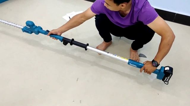 Unboxing Makita DUN461WZ - Makita Cordless Pole Hedge Trimmer 18V смотреть онлайн