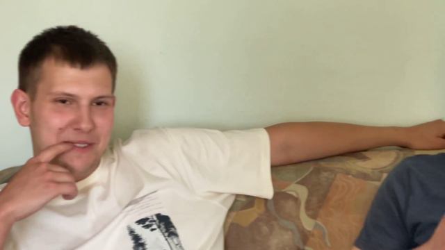 Новинки , 4-ое отделение , 2 больных думают что они бизнесмены смотреть онлайн
