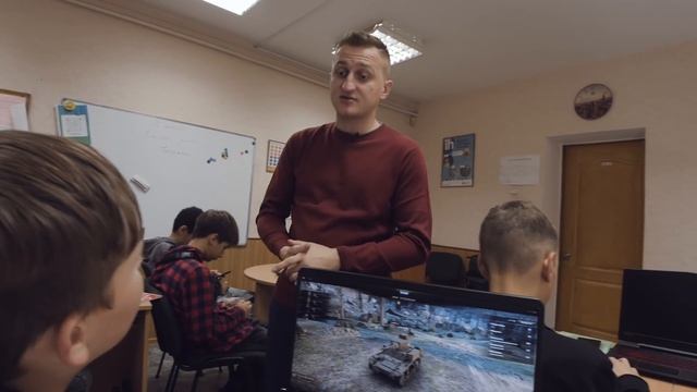 От первого лица: Школа 2! СЛОМАЛИ КОМПЬЮТЕР УЧИТЕЛЯ в ШКОЛЕ ? НОВЕНЬКИЙ в КЛАССЕ | ГЛАЗАМИ ШКОЛЬНИК смотреть онлайн