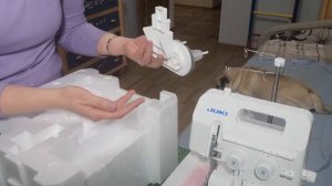 Распаковка оверлока JUKI MO654DE