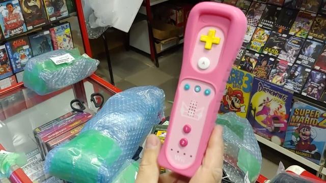 Распаковка посылки с ретро-консолями и аксессуарами в магазине денди Архив 2021 года №1 смотреть онлайн