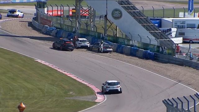 STCC 2017. Race 1 Ring Knutstorp. Big Crash смотреть онлайн