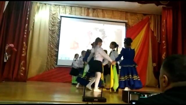День матери 2019. Танец 1 класс. смотреть онлайн
