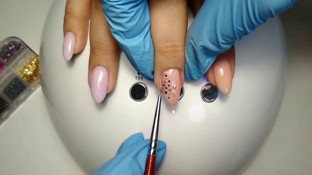 Нежный НОВОГОДНИЙ МАНИКЮР/ Снежинки на ногтях/Стемпинг смотреть онлайн