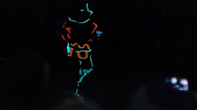 NEONSHOW на выступлении во Vnukovo outlet village смотреть онлайн