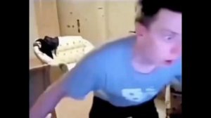 пока я на балконе сверну жирный джойнт, ты на компе листаешь фото Анджелины Джоли