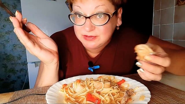 Я даже тарелку почти облизала/Это так ?/Про европерский брак по русски??/Мукбанг почти лапша удон_