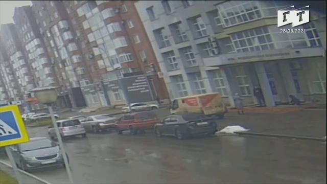 Инкассатор напал на инвалида в Новокузнецке — подробности смотреть онлайн