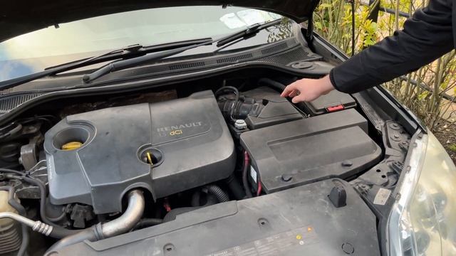 Get To Know Parts of your Renault Laguna 3 Engine Bay 2007 - 2015 смотреть онлайн