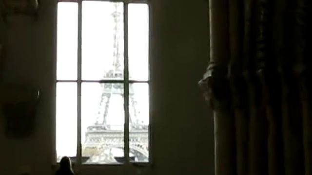 Vue tour eiffel de l'intérieur de la cité de l'architecture смотреть онлайн