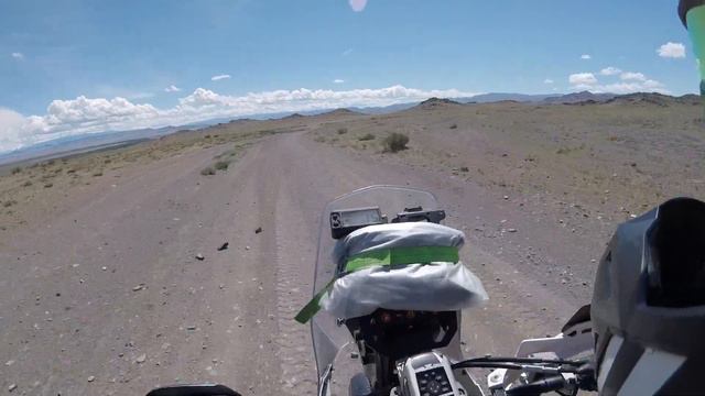 Slippery and twisty road, but fun track to Bayan-Ulgii смотреть онлайн