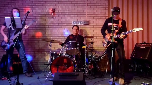 Chuck Berry - Johnny B. Goode (cover) смотреть онлайн