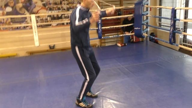 Различные виды скакалок с точки зрения боксёра (English subs) смотреть онлайн