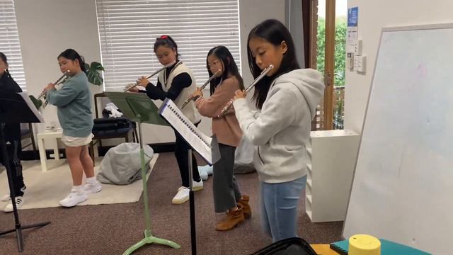 INCREDIBLE flute choir rehearsal! 😎💫👀 смотреть онлайн