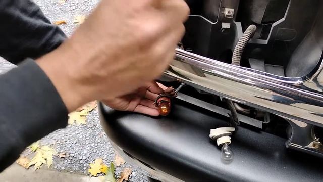 2002-2006 Chevy Tahoe Front Headlight Bulb Replacement смотреть онлайн