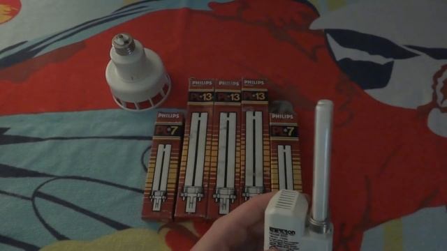 Old Philips 7 & 13watt PL Fluorescent Light Bulbs смотреть онлайн
