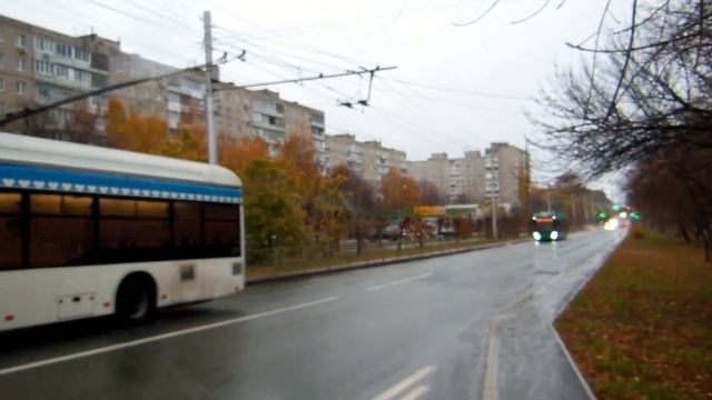 город уфа сразу 2 новых уттз горожанина едут-зеленый и белый. ул рабкоров \ кувыкина 21 10 2023