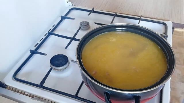 Лёгкий супчик с куриными сердечками.